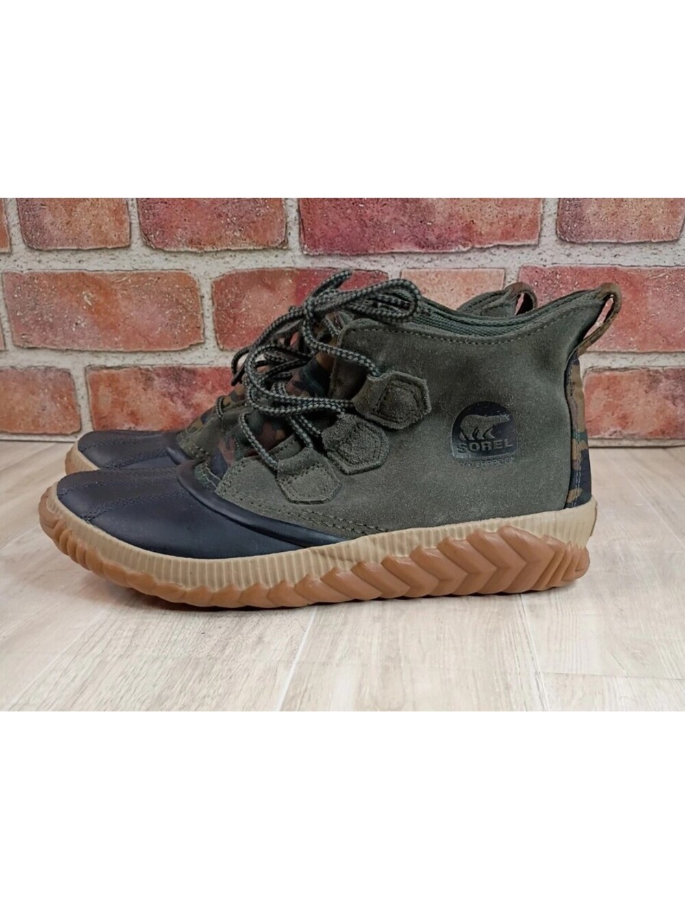 NEW SOREL Out N About Plus Green Camo Waterproof Alpine Tundra Booties Sz 7.5